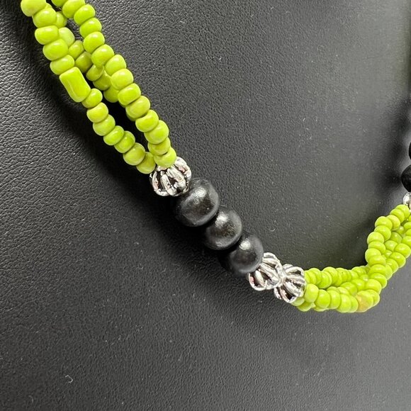 Vintage Green Acrylic and Black Wood Beads Jewelry 9 in. Necklace Earrings Set - Picture 3 of 14